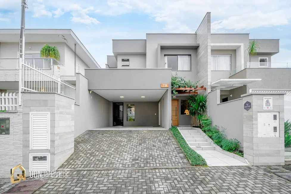 Foto 1 de Casa com 3 quartos à venda, 210m2 em Velha Central, Blumenau - SC