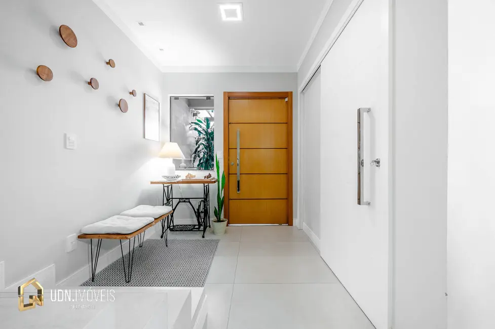 Casa com 3 quartos à venda, 210m2 em Velha Central, Blumenau - SC - imagem 5 Foto 5 de Casa com 3 quartos à venda, 210m2 em Velha Central, Blumenau - SC