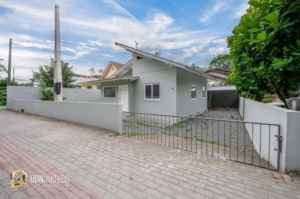 Casa com 2 quartos para alugar, 93m2 em Vorstadt, Blumenau - SC - imagem 4 Foto 4 de Casa com 2 quartos para alugar, 93m2 em Vorstadt, Blumenau - SC