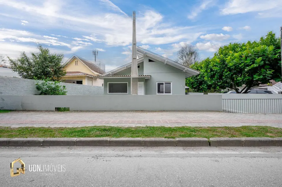 Casa com 2 quartos para alugar, 93m2 em Vorstadt, Blumenau - SC - imagem 1 Foto 1 de Casa com 2 quartos para alugar, 93m2 em Vorstadt, Blumenau - SC