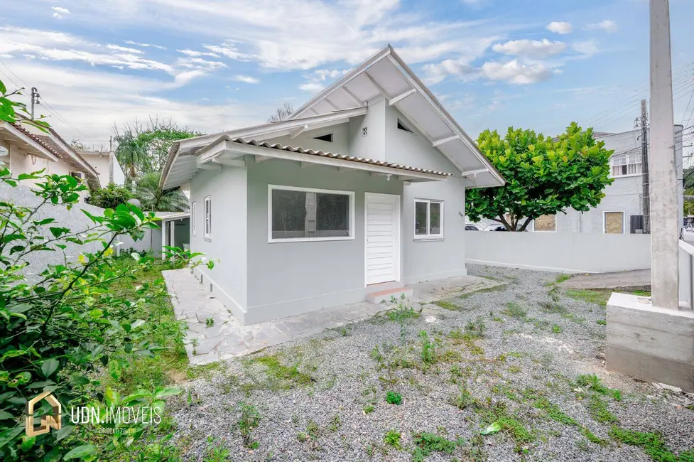 Casa com 2 quartos para alugar, 93m2 em Vorstadt, Blumenau - SC - imagem 5 Foto 5 de Casa com 2 quartos para alugar, 93m2 em Vorstadt, Blumenau - SC