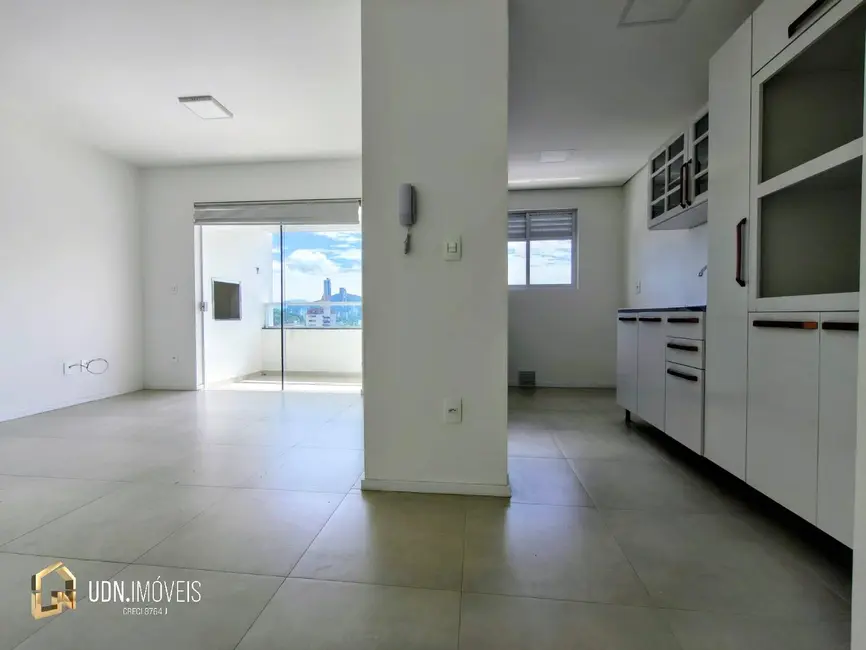 Foto 8 de Apartamento com 2 quartos para alugar, 80m2 em Velha, Blumenau - SC