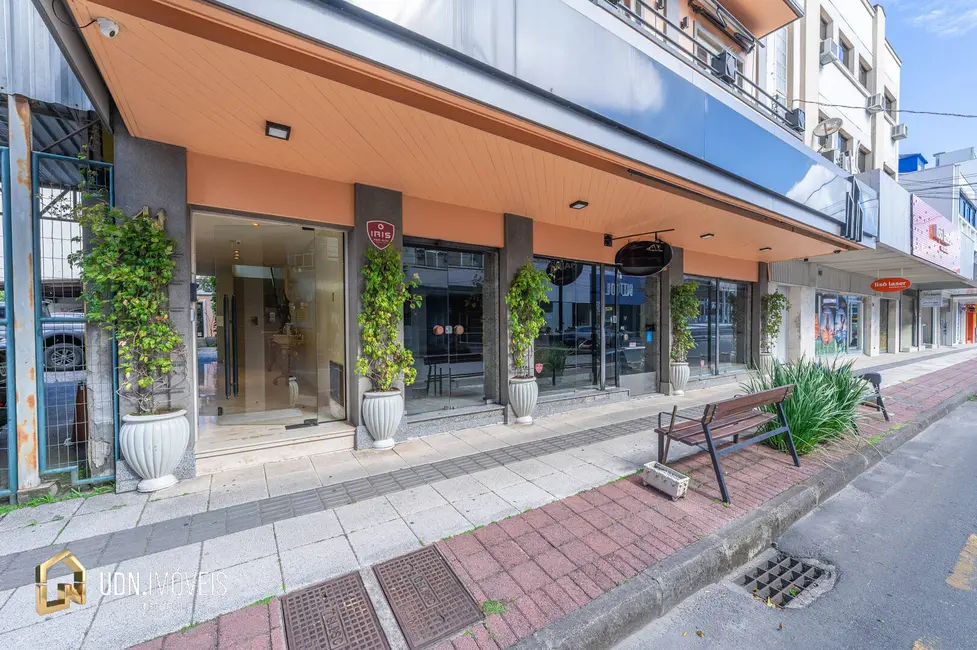 Foto 4 de Sala Comercial para alugar, 234m2 em Centro, Blumenau - SC