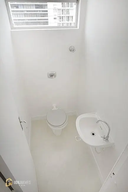 Sala Comercial para alugar, 34m2 em Centro, Blumenau - SC - imagem 5 Foto 5 de Sala Comercial para alugar, 34m2 em Centro, Blumenau - SC