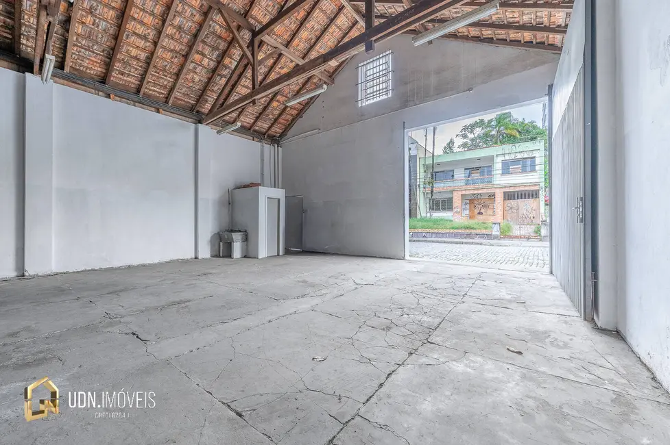 Armazém / Galpão para alugar, 455m2 em Centro, Blumenau - SC - imagem 6 Foto 6 de Armazém / Galpão para alugar, 455m2 em Centro, Blumenau - SC