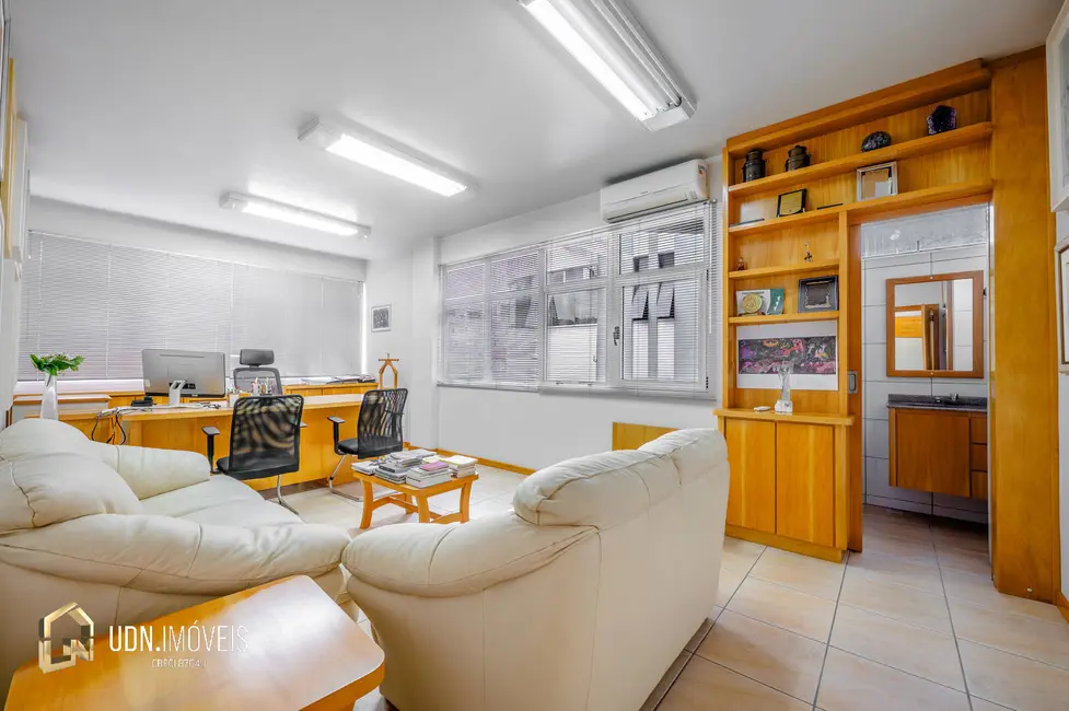 Foto 2 de Sala Comercial para alugar, 214m2 em Centro, Blumenau - SC