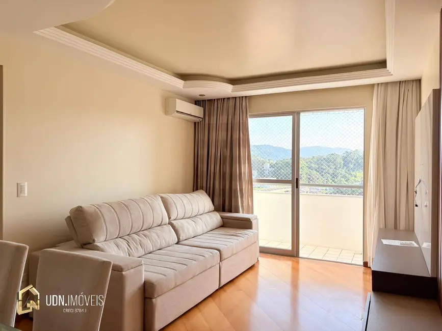 Foto 9 de Apartamento com 3 quartos para alugar, 94m2 em Água Verde, Blumenau - SC