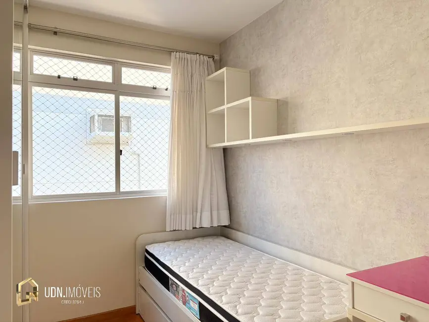 Foto 2 de Apartamento com 3 quartos para alugar, 94m2 em Água Verde, Blumenau - SC
