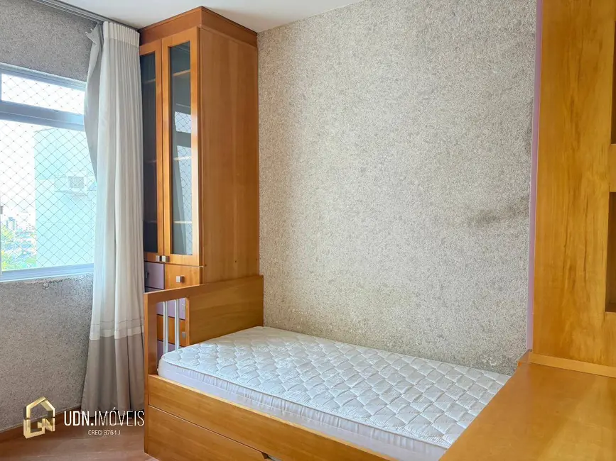 Foto 4 de Apartamento com 3 quartos para alugar, 94m2 em Água Verde, Blumenau - SC