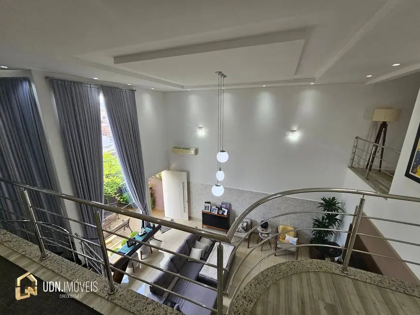 Casa com 3 quartos à venda, 336m2 em Velha, Blumenau - SC - imagem 8 Foto 8 de Casa com 3 quartos à venda, 336m2 em Velha, Blumenau - SC