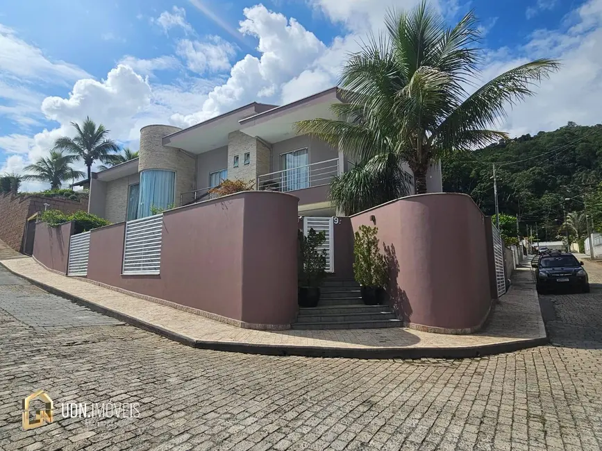 Casa com 3 quartos à venda, 336m2 em Velha, Blumenau - SC - imagem 1 Foto 1 de Casa com 3 quartos à venda, 336m2 em Velha, Blumenau - SC