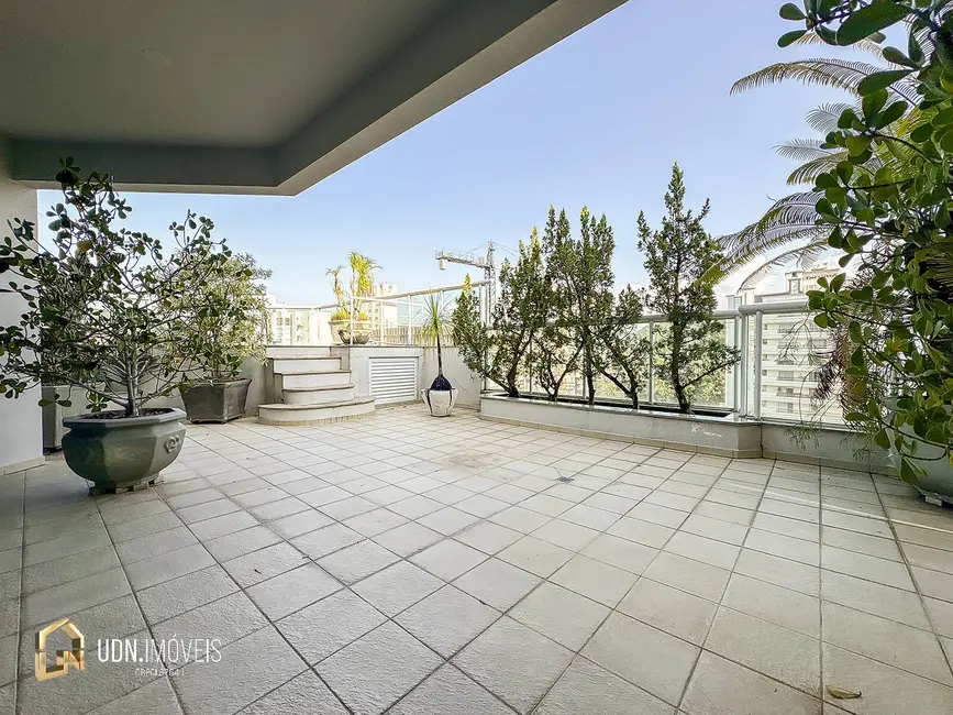 Cobertura com 4 quartos para alugar, 430m2 em Jardim Blumenau, Blumenau - SC - imagem 6 Foto 6 de Cobertura com 4 quartos para alugar, 430m2 em Jardim Blumenau, Blumenau - SC