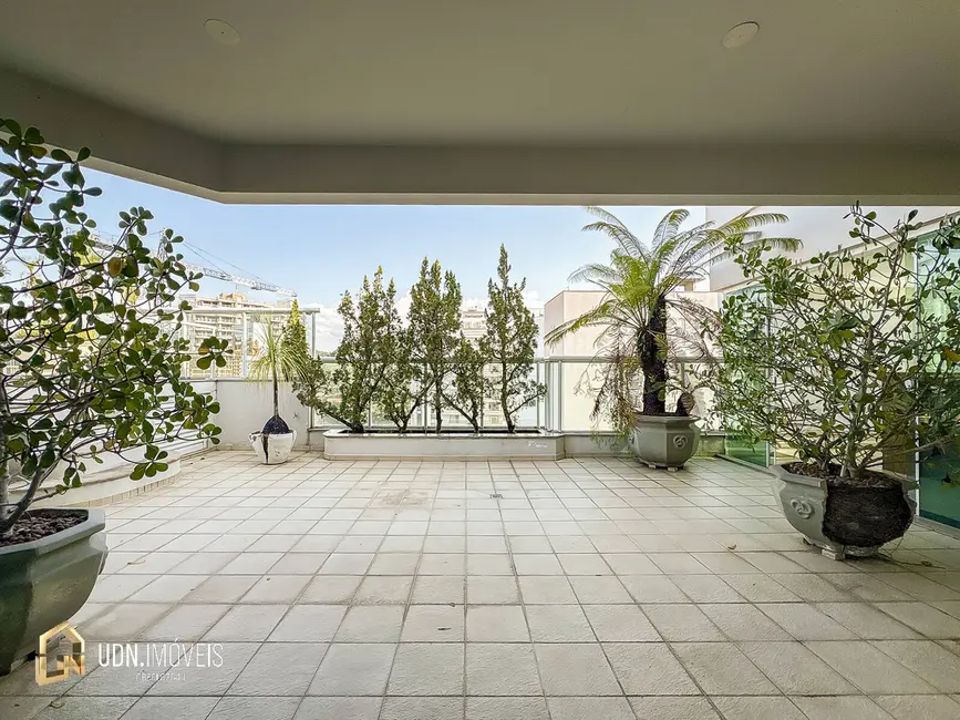Cobertura com 4 quartos para alugar, 430m2 em Jardim Blumenau, Blumenau - SC - imagem 7 Foto 7 de Cobertura com 4 quartos para alugar, 430m2 em Jardim Blumenau, Blumenau - SC