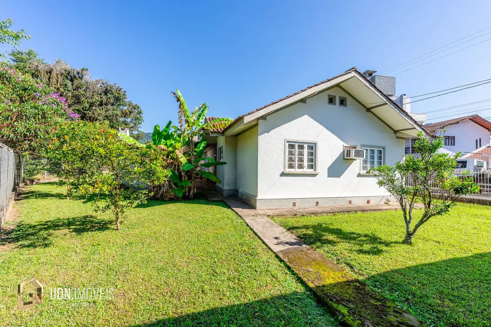 Foto 4 de Casa com 3 quartos à venda, 226m2 em Valparaiso, Blumenau - SC