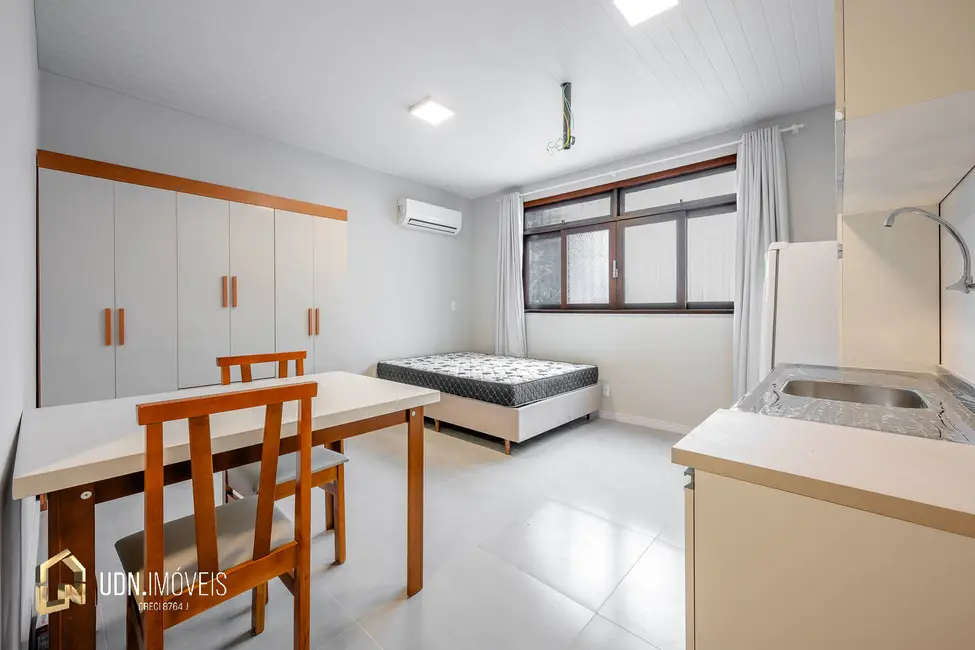 Foto 1 de Apartamento com 1 quarto para alugar, 35m2 em Vorstadt, Blumenau - SC