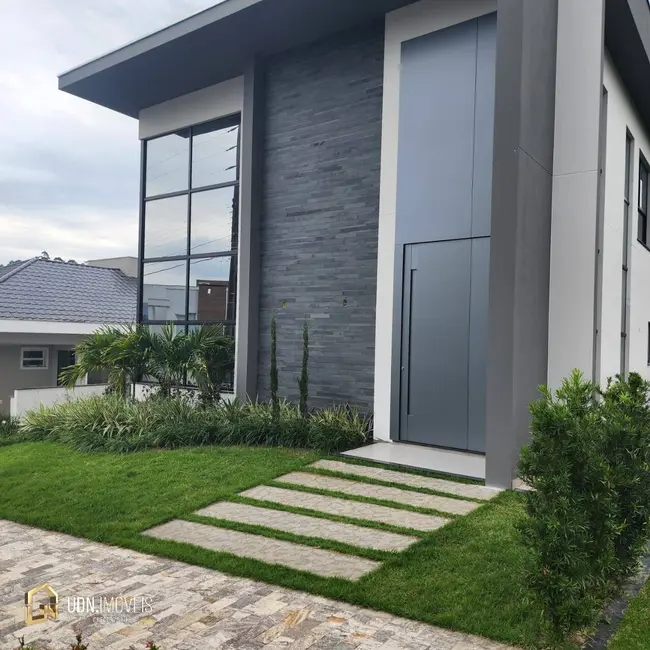Casa com 3 quartos à venda, 422m2 em Itoupava Central, Blumenau - SC - imagem 4 Foto 4 de Casa com 3 quartos à venda, 422m2 em Itoupava Central, Blumenau - SC