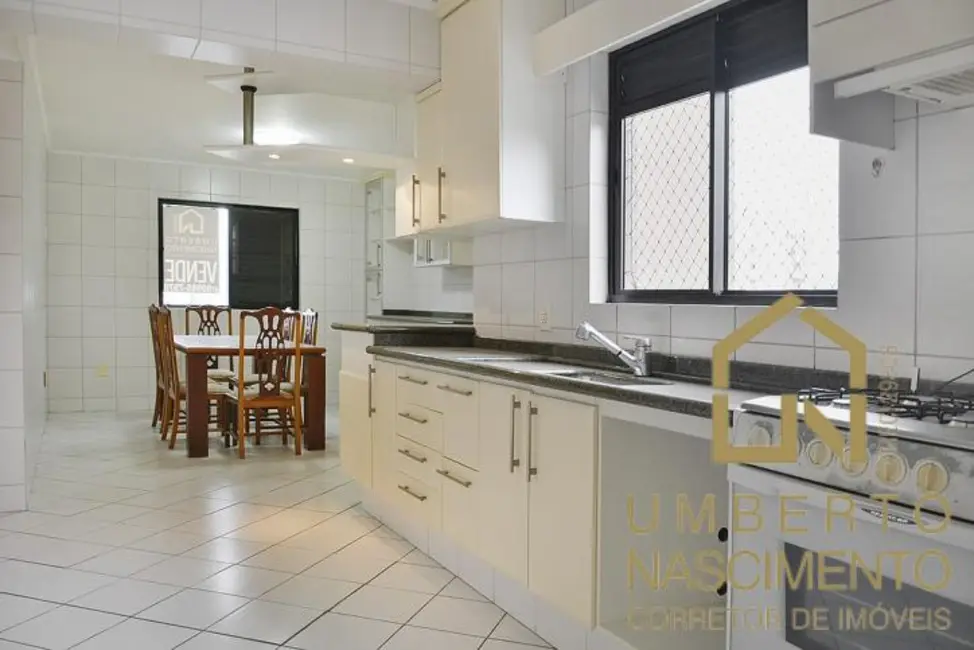 Apartamento com 4 quartos à venda, 302m2 em Ponta Aguda, Blumenau - SC - imagem 6 Foto 6 de Apartamento com 4 quartos à venda, 302m2 em Ponta Aguda, Blumenau - SC