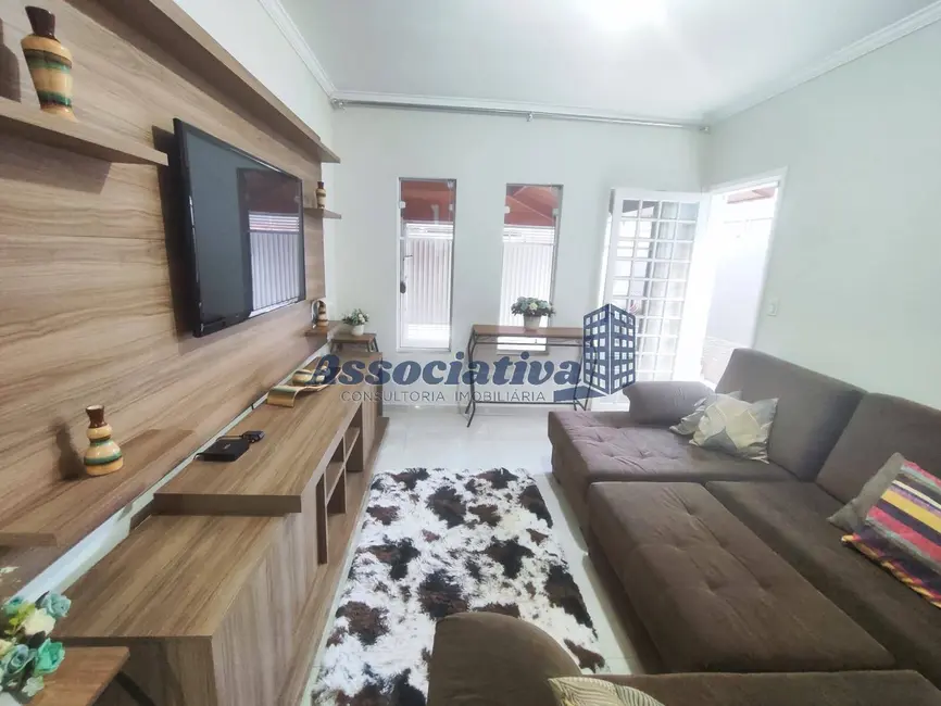 Foto 5 de Sobrado com 4 quartos à venda, 125m2 em Loteamento Residencial e Comercial Bosque Flamboyant, Taubate - SP