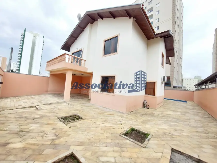 Foto 3 de Casa com 4 quartos à venda, 375m2 em Loteamento Residencial e Comercial Bosque Flamboyant, Taubate - SP