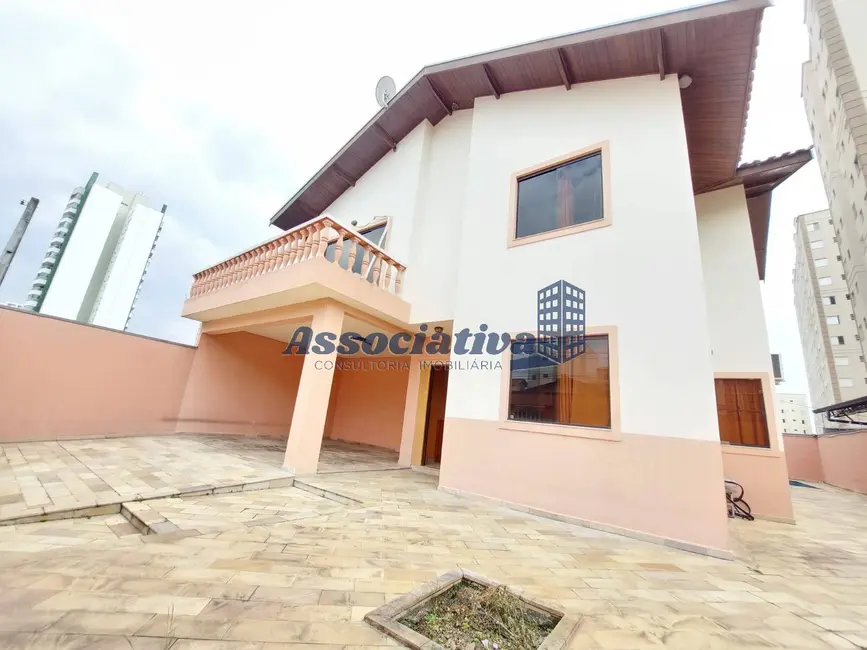 Foto 4 de Casa com 4 quartos à venda, 375m2 em Loteamento Residencial e Comercial Bosque Flamboyant, Taubate - SP