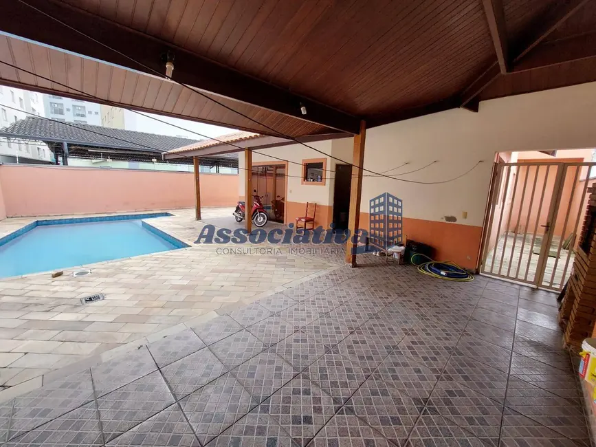 Foto 9 de Casa com 4 quartos à venda, 375m2 em Loteamento Residencial e Comercial Bosque Flamboyant, Taubate - SP