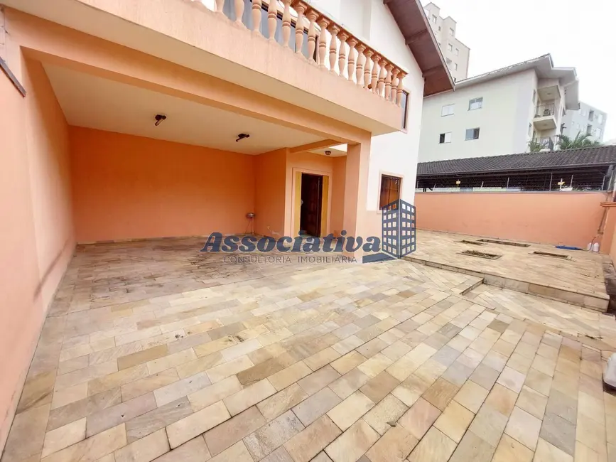 Foto 5 de Casa com 4 quartos à venda, 375m2 em Loteamento Residencial e Comercial Bosque Flamboyant, Taubate - SP