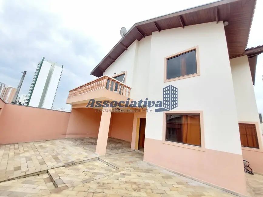 Foto 6 de Casa com 4 quartos à venda, 375m2 em Loteamento Residencial e Comercial Bosque Flamboyant, Taubate - SP