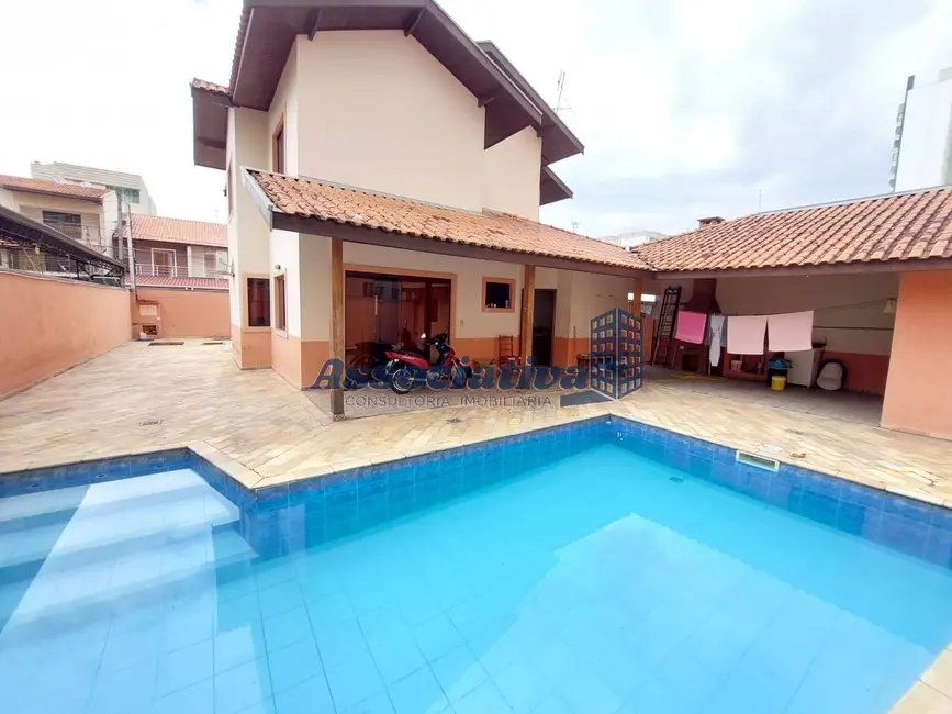 Foto 8 de Casa com 4 quartos à venda, 375m2 em Loteamento Residencial e Comercial Bosque Flamboyant, Taubate - SP