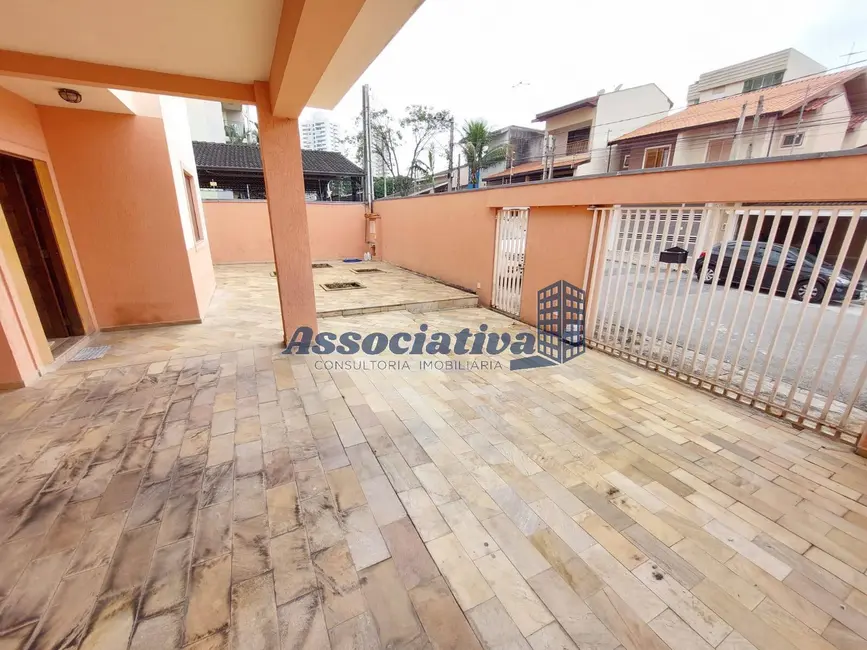 Foto 2 de Casa com 4 quartos à venda, 375m2 em Loteamento Residencial e Comercial Bosque Flamboyant, Taubate - SP