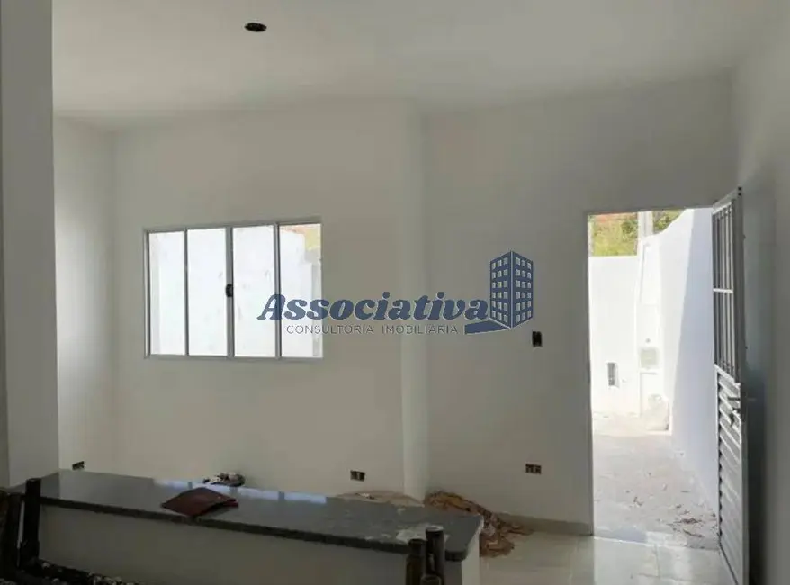 Foto 3 de Casa com 2 quartos à venda, 150m2 em Residencial Estoril, Taubate - SP