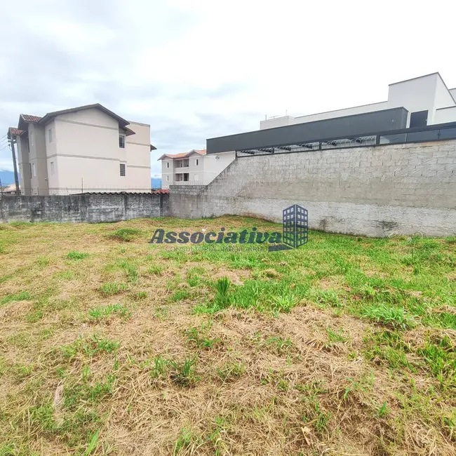 Foto 3 de Terreno / Lote à venda, 300m2 em Parque Paduan, Taubate - SP