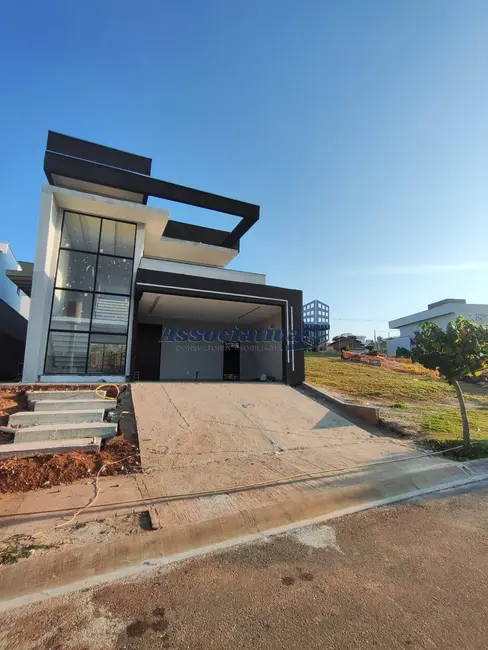 Foto 2 de Casa de Condomínio com 4 quartos à venda, 300m2 em Taubate - SP