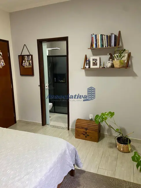 Foto 9 de Casa com 3 quartos à venda, 197m2 em Vila São José, Taubate - SP
