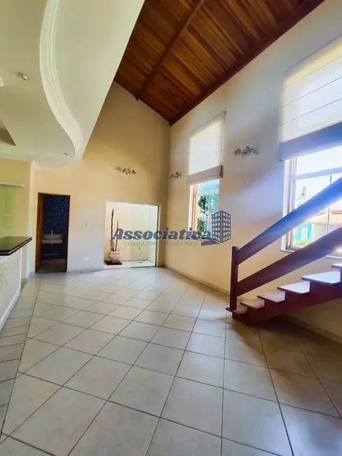 Foto 4 de Casa de Condomínio com 3 quartos à venda, 300m2 em Jardim Independência, Taubate - SP