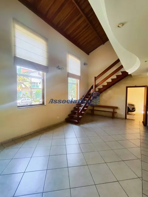 Foto 5 de Casa de Condomínio com 3 quartos à venda, 300m2 em Jardim Independência, Taubate - SP