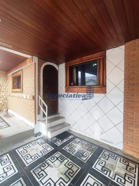 Foto 2 de Casa com 2 quartos à venda, 150m2 em Esplanada Independência, Taubate - SP