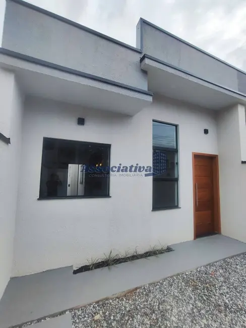 Foto 2 de Casa com 2 quartos à venda, 125m2 em Residencial Estoril, Taubate - SP