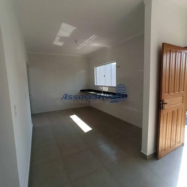 Foto 4 de Casa com 2 quartos à venda, 161m2 em Residencial Estoril, Taubate - SP
