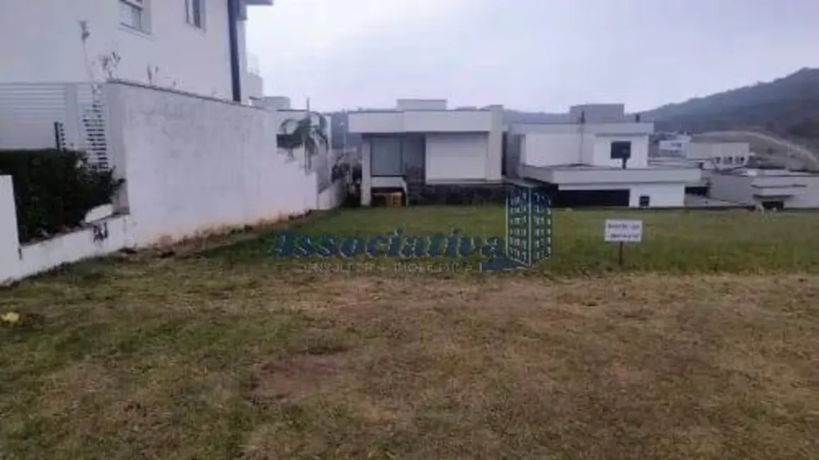 Foto 2 de Terreno / Lote à venda, 329m2 em Taubate - SP