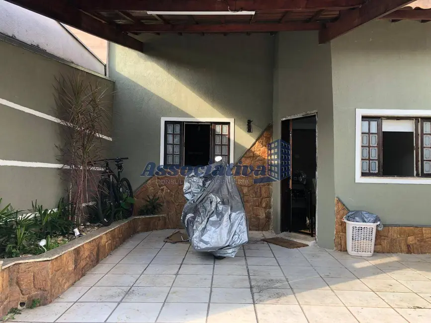 Foto 1 de Casa com 3 quartos à venda em Quiririm, Taubate - SP