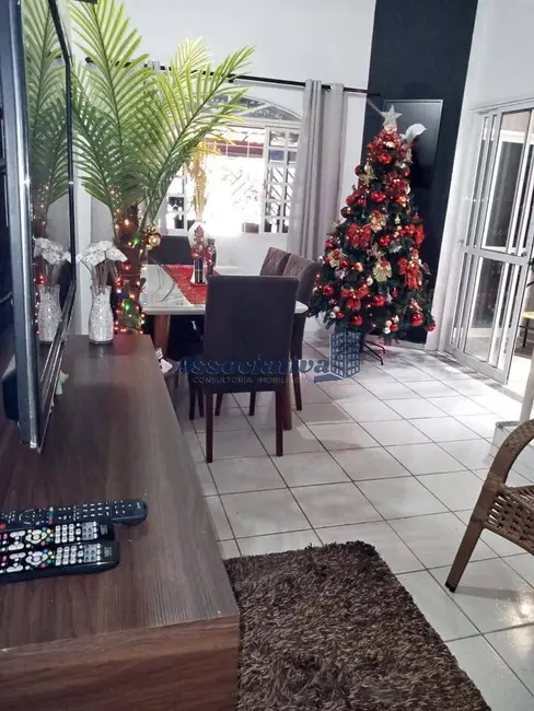 Foto 4 de Sobrado com 3 quartos à venda, 120m2 em Esplanada Independência, Taubate - SP