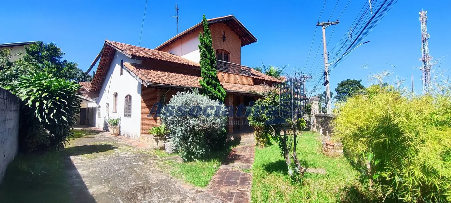Foto 4 de Casa com 3 quartos à venda, 517m2 em Centro, Tremembe - SP