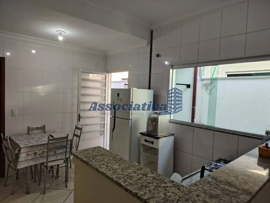 Foto 4 de Casa com 2 quartos à venda, 125m2 em Parque Senhor do Bonfim, Taubate - SP