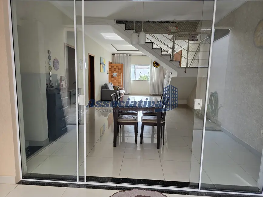 Foto 4 de Casa com 4 quartos à venda, 260m2 em Loteamento Residencial e Comercial Bosque Flamboyant, Taubate - SP