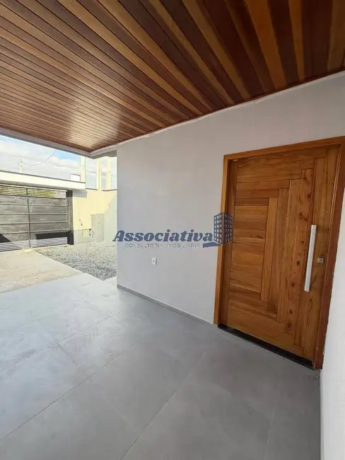 Foto 2 de Casa com 3 quartos à venda, 150m2 em Areão, Taubate - SP
