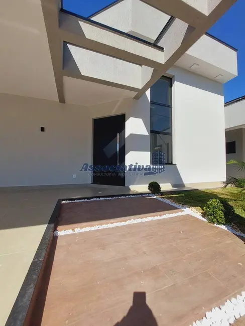 Casa de Condomínio com 3 quartos à venda, 253m2 em Tremembe - SP - imagem 2 Foto 2 de Casa de Condomínio com 3 quartos à venda, 253m2 em Tremembe - SP