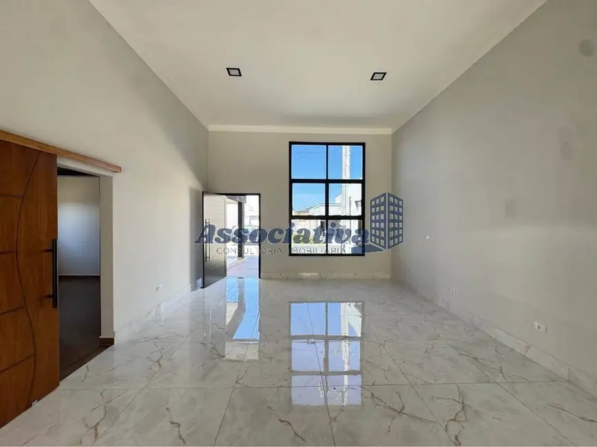 Foto 2 de Casa de Condomínio com 3 quartos à venda, 250m2 em Tremembe - SP