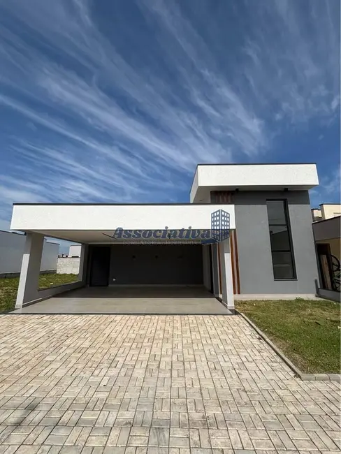 Casa de Condomínio com 3 quartos à venda, 253m2 em Tremembe - SP - imagem 1 Foto 1 de Casa de Condomínio com 3 quartos à venda, 253m2 em Tremembe - SP