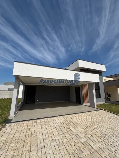 Casa de Condomínio com 3 quartos à venda, 253m2 em Tremembe - SP - imagem 2 Foto 2 de Casa de Condomínio com 3 quartos à venda, 253m2 em Tremembe - SP