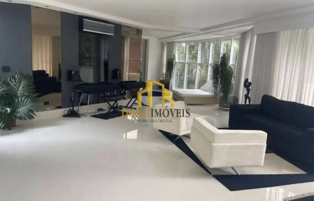 Casa de Condomínio com 5 quartos à venda, 800m2 em Parque Terra Nova II, Sao Bernardo Do Campo - SP - imagem 3 Foto 3 de Casa de Condomínio com 5 quartos à venda, 800m2 em Parque Terra Nova II, Sao Bernardo Do Campo - SP